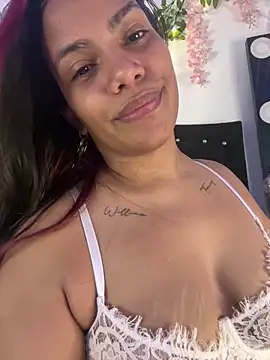 Snapshot of ArielleMillerr- chatting on June 2026 05:51:01 PM ArielleMillerr- online show from June 2026 05:51:01 PM