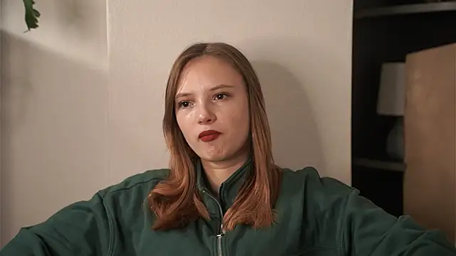 MelissiaKapaun online show from November 2025 10:48:01 AM