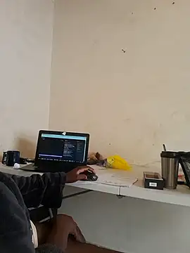 Snapshot of mellosins chatting on April 2026 01:11:01 PM mellosins online show from April 2026 01:11:01 PM