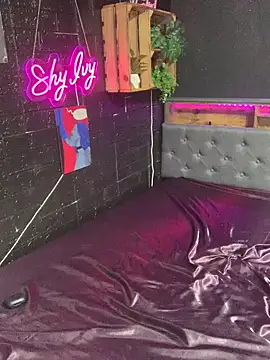 Shy-Ivy online show from March 2026 10:18:01 PM