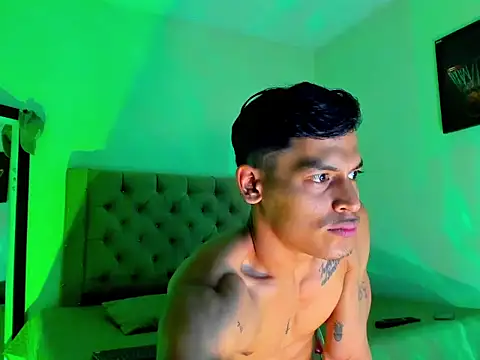 blorelopez online show from December 2025 08:37:02 PM