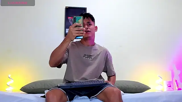 blorelopez online show from April 2026 03:47:01 PM