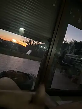 Locotre22 online show from December 2025 05:13:01 AM