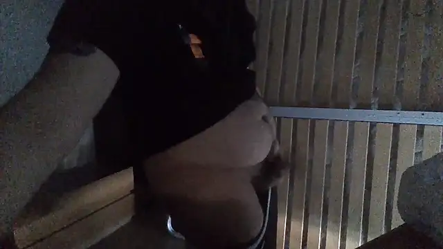 Locotre22 online show from February 2026 11:29:02 AM