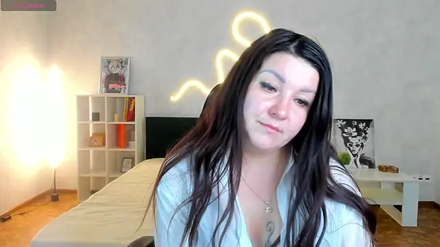 still  her online show from December 2025 01:04:02 AM