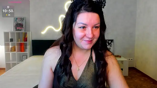 still  her online show from December 2025 01:22:02 AM