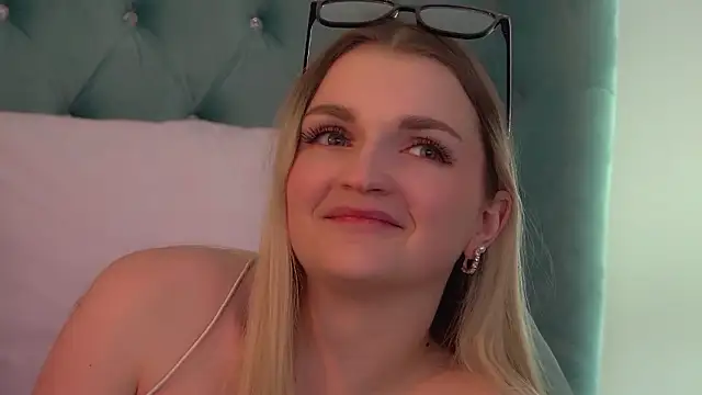 AnnyRaii online show from February 2026 06:40:02 AM