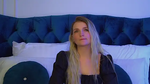 AnnyRaii online show from February 2026 06:18:01 PM