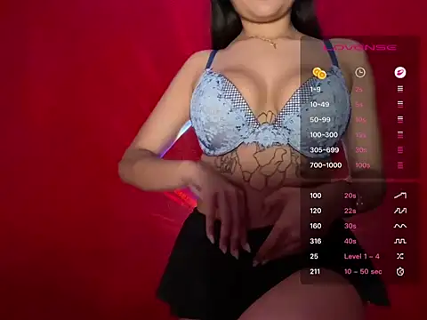 Snapshot of reinaass chatting on May 2026 05:27:02 AM reinaass online show from May 2026 05:27:02 AM