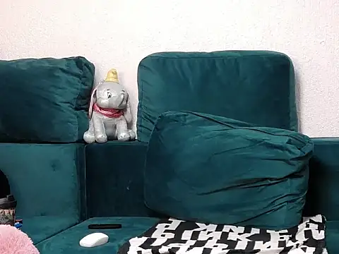 EmilyJenner online show from April 2026 06:55:02 PM