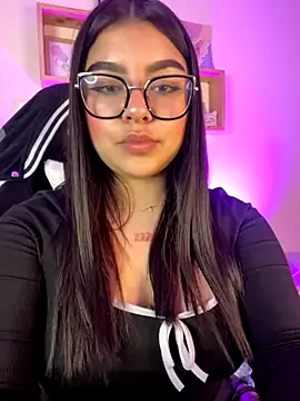 Marianaa   online show from November 2025 03:23:01 PM