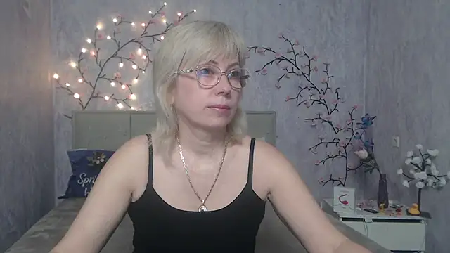 Snapshot of LaurenWishy chatting on April 2026 05:30:01 AM LaurenWishy online show from April 2026 05:30:01 AM
