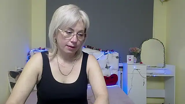 Snapshot of LaurenWishy chatting on April 2026 02:27:02 AM LaurenWishy online show from April 2026 02:27:02 AM