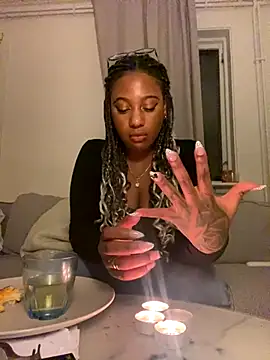 Lydiax online show from November 2025 10:34:02 PM