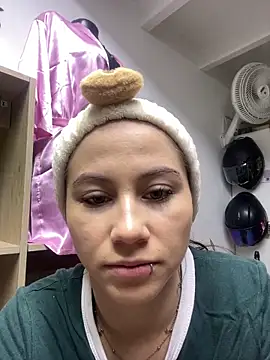 MiaWhiteBunny online show from April 2026 09:26:02 PM