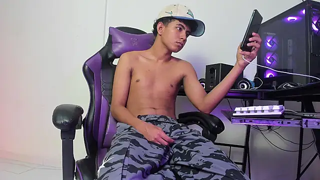 alluringangelo online show from November 2025 08:45:01 PM