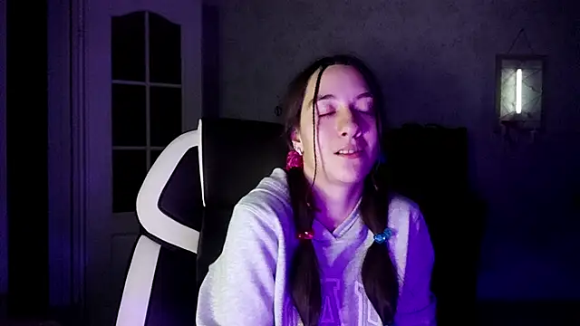 NildaGerrero online show from November 2025 07:35:01 PM