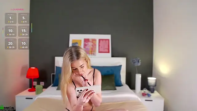 EmilyNoiri online show from November 2025 01:39:01 AM