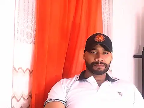 Snapshot of musclehetero chatting on May 2026 05:20:01 PM musclehetero online show from May 2026 05:20:01 PM