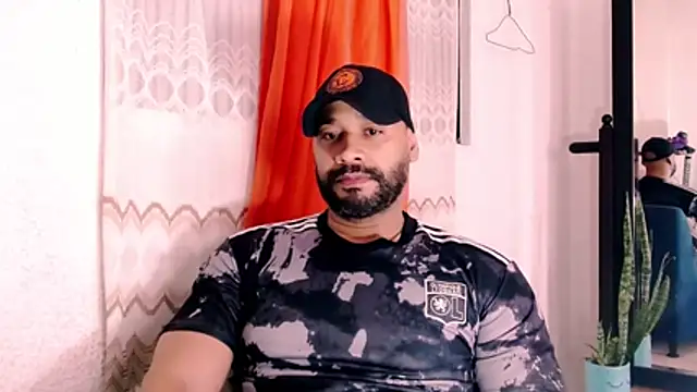 Snapshot of musclehetero chatting on June 2026 08:12:02 PM musclehetero online show from June 2026 08:12:02 PM