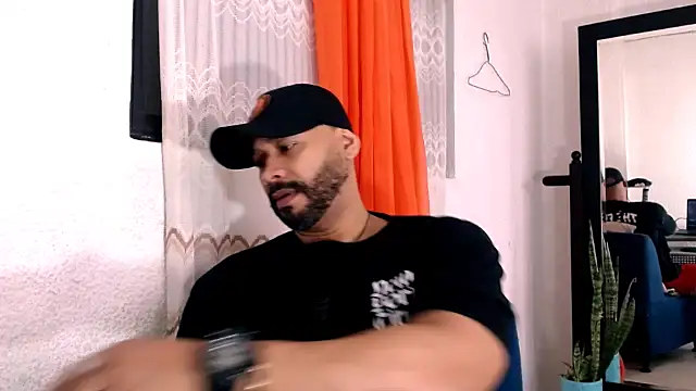 Snapshot of musclehetero chatting on June 2026 03:34:02 PM musclehetero online show from June 2026 03:34:02 PM