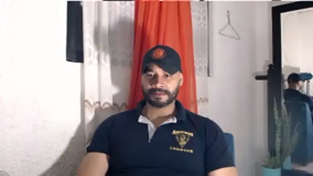 Snapshot of musclehetero chatting on June 2026 02:53:01 AM musclehetero online show from June 2026 02:53:01 AM