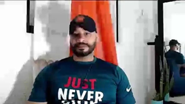 Snapshot of musclehetero chatting on June 2026 01:37:01 AM musclehetero online show from June 2026 01:37:01 AM
