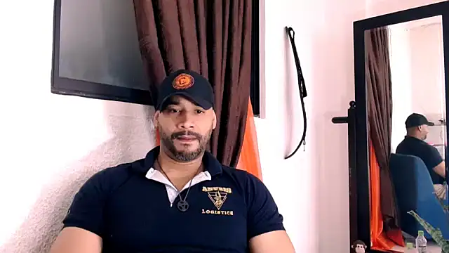 Snapshot of musclehetero chatting on June 2026 05:59:01 PM musclehetero online show from June 2026 05:59:01 PM