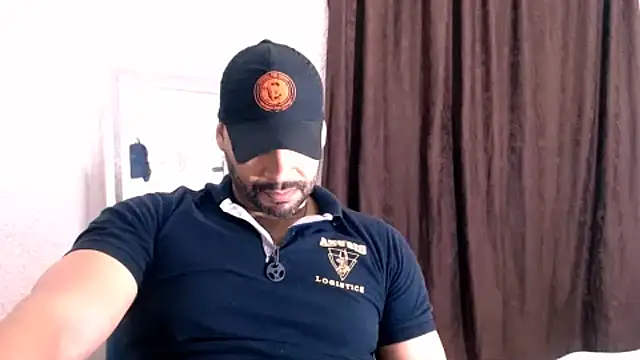 Snapshot of musclehetero chatting on June 2026 06:27:02 AM musclehetero online show from June 2026 06:27:02 AM
