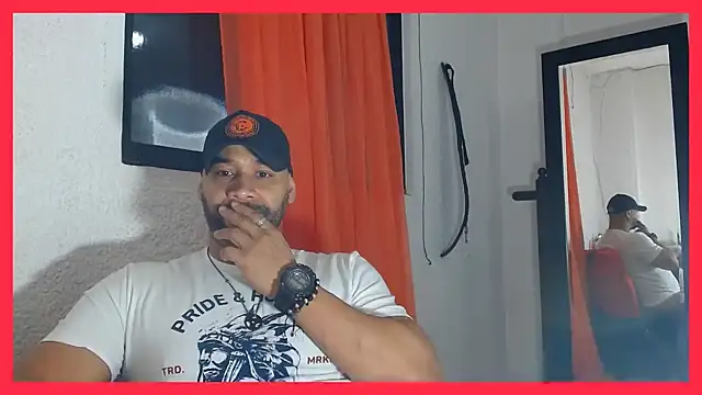 Snapshot of musclehetero chatting on June 2026 03:42:02 AM musclehetero online show from June 2026 03:42:02 AM