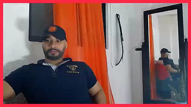 Snapshot of musclehetero chatting on June 2026 04:09:01 PM musclehetero online show from June 2026 04:09:01 PM