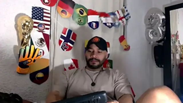 Snapshot of musclehetero chatting on June 2026 07:29:02 AM musclehetero online show from June 2026 07:29:02 AM