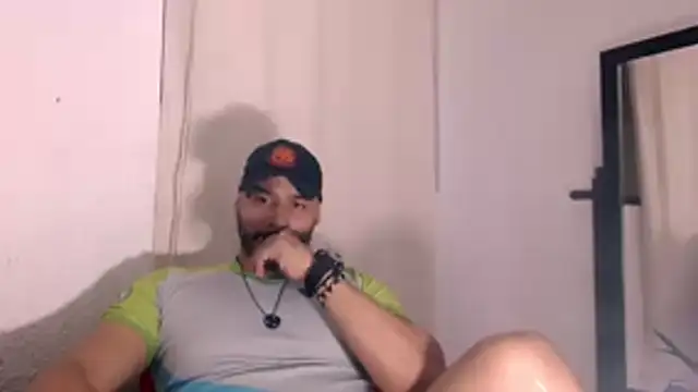 Snapshot of musclehetero chatting on June 2026 12:22:01 PM musclehetero online show from June 2026 12:22:01 PM