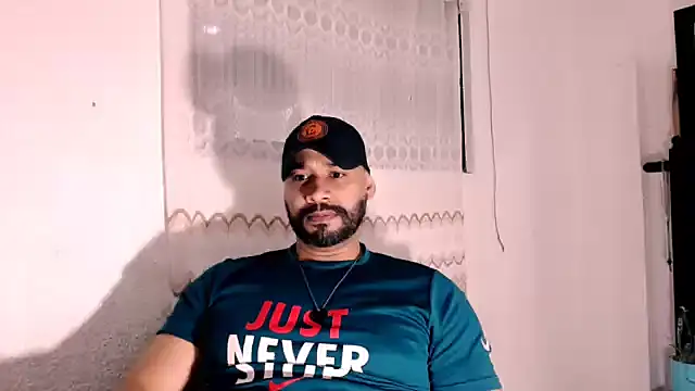 Snapshot of musclehetero chatting on July 2026 01:23:01 AM musclehetero online show from July 2026 01:23:01 AM