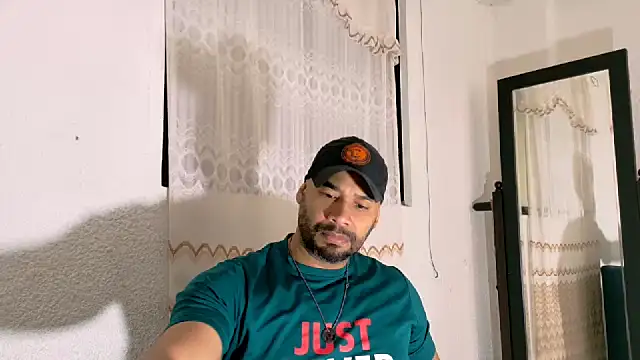 Snapshot of musclehetero chatting on July 2026 02:41:01 PM musclehetero online show from July 2026 02:41:01 PM