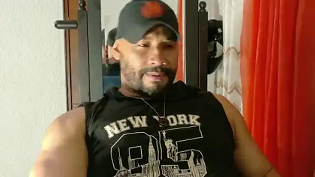 Snapshot of musclehetero chatting on July 2026 02:29:02 AM musclehetero online show from July 2026 02:29:02 AM