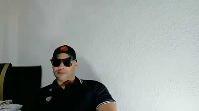 Snapshot of musclehetero chatting on August 2026 01:16:02 PM musclehetero online show from August 2026 01:16:02 PM