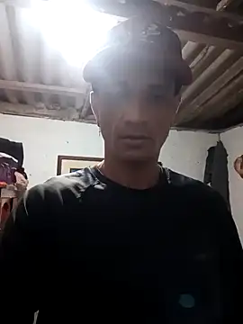 Carloszm20cm-33 online show from November 2025 01:38:01 AM