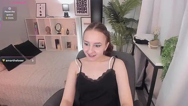 Snapshot of BeautifulSnake chatting on November 2025 08:22:01 PM BeautifulSnake online show from November 2025 08:22:01 PM