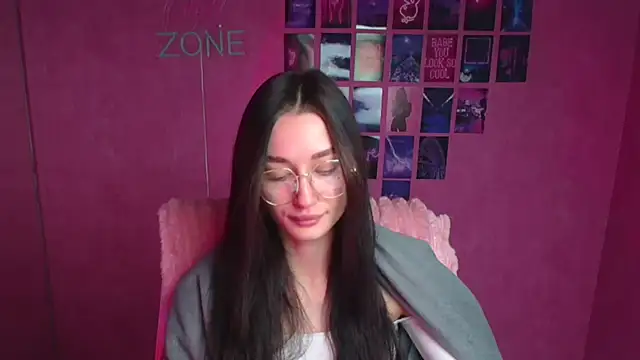 Snapshot of Stella_XO chatting on February 2026 06:11:02 AM Stella XO online show from February 2026 06:11:02 AM