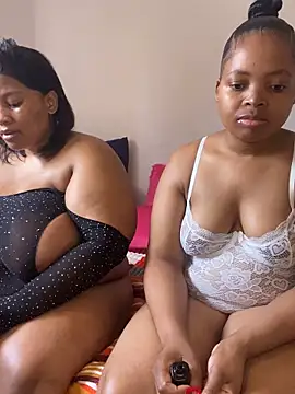 Snapshot of CamilaXXX20 chatting on November 2025 11:42:02 AM CamilaXXX20 online show from November 2025 11:42:02 AM