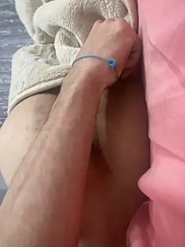 italianbaby001 online show from November 2025 12:31:01 AM