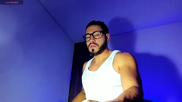MikeSantoss1 online show from June 2026 12:21:02 AM