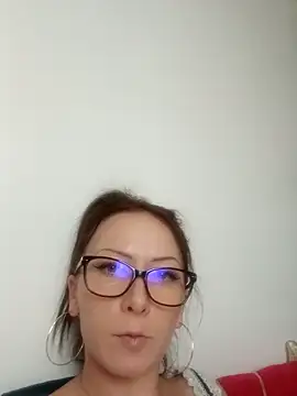 AleinaX online show from November 2025 09:48:01 PM