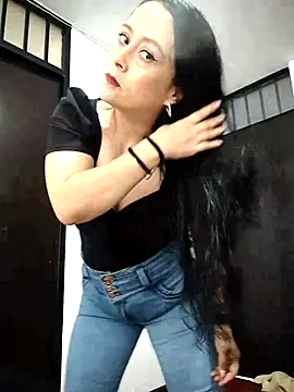 danielita1414 online show from January 2026 01:59:02 PM