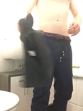 Spielzeugtwink online show from May 2026 10:04:02 PM