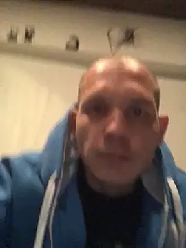 Spielzeugtwink online show from May 2026 09:43:01 PM
