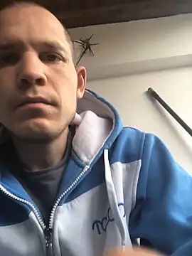 Spielzeugtwink online show from May 2026 12:03:02 PM