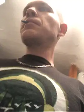 Spielzeugtwink online show from June 2026 09:35:01 PM