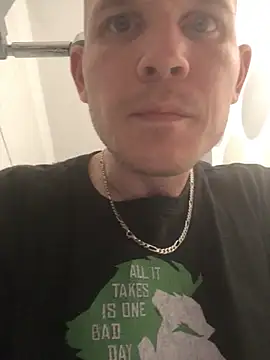 Spielzeugtwink online show from June 2026 09:05:02 PM